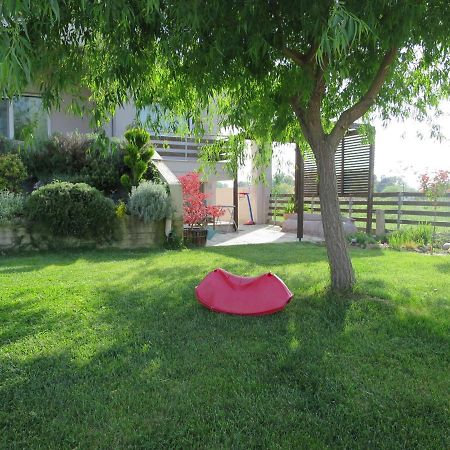 Guesthouse With Garden Komotini Bagian luar foto