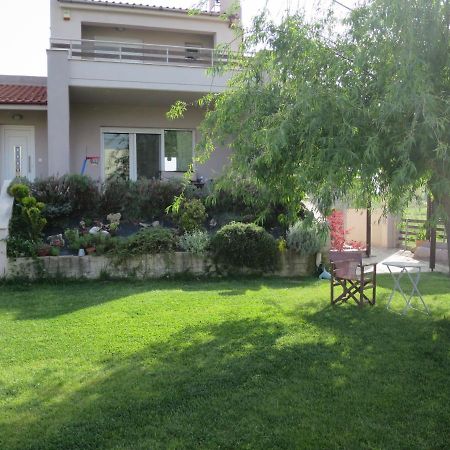 Guesthouse With Garden Komotini Bagian luar foto