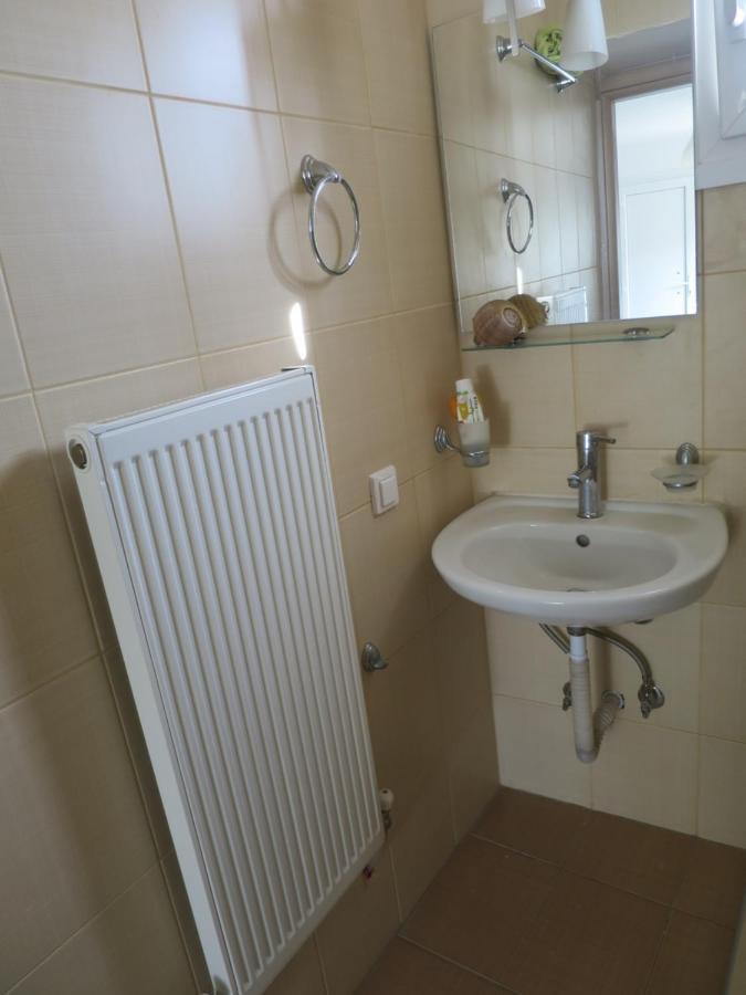 Guesthouse With Garden Komotini Bagian luar foto