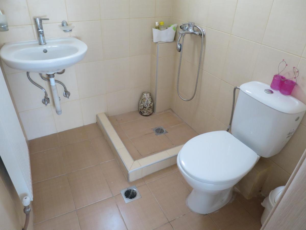 Guesthouse With Garden Komotini Bagian luar foto