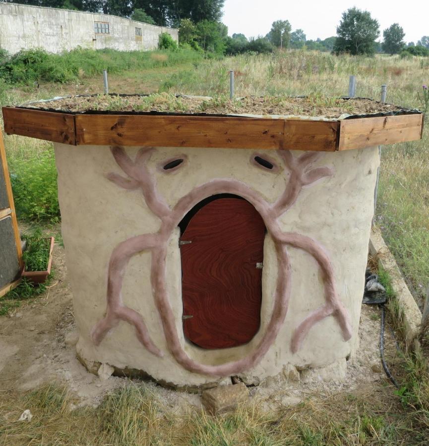Guesthouse With Garden Komotini Bagian luar foto