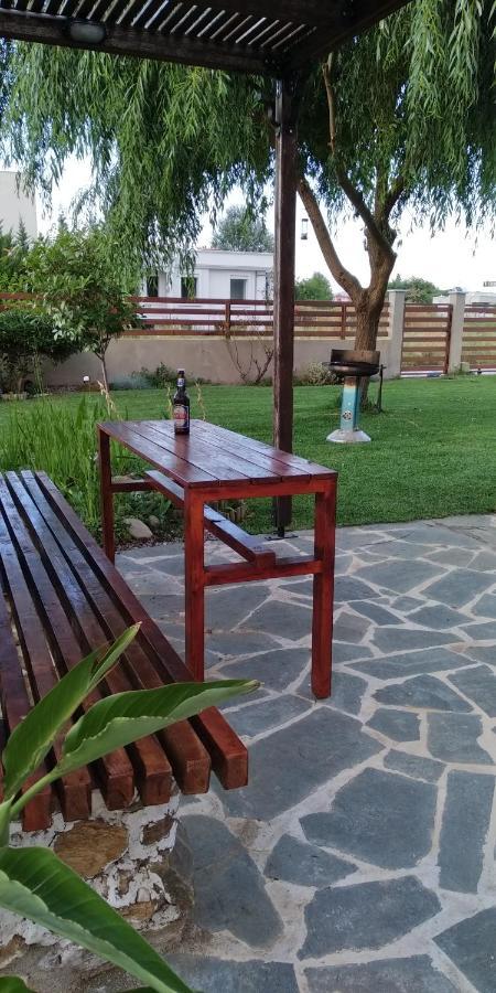 Guesthouse With Garden Komotini Bagian luar foto
